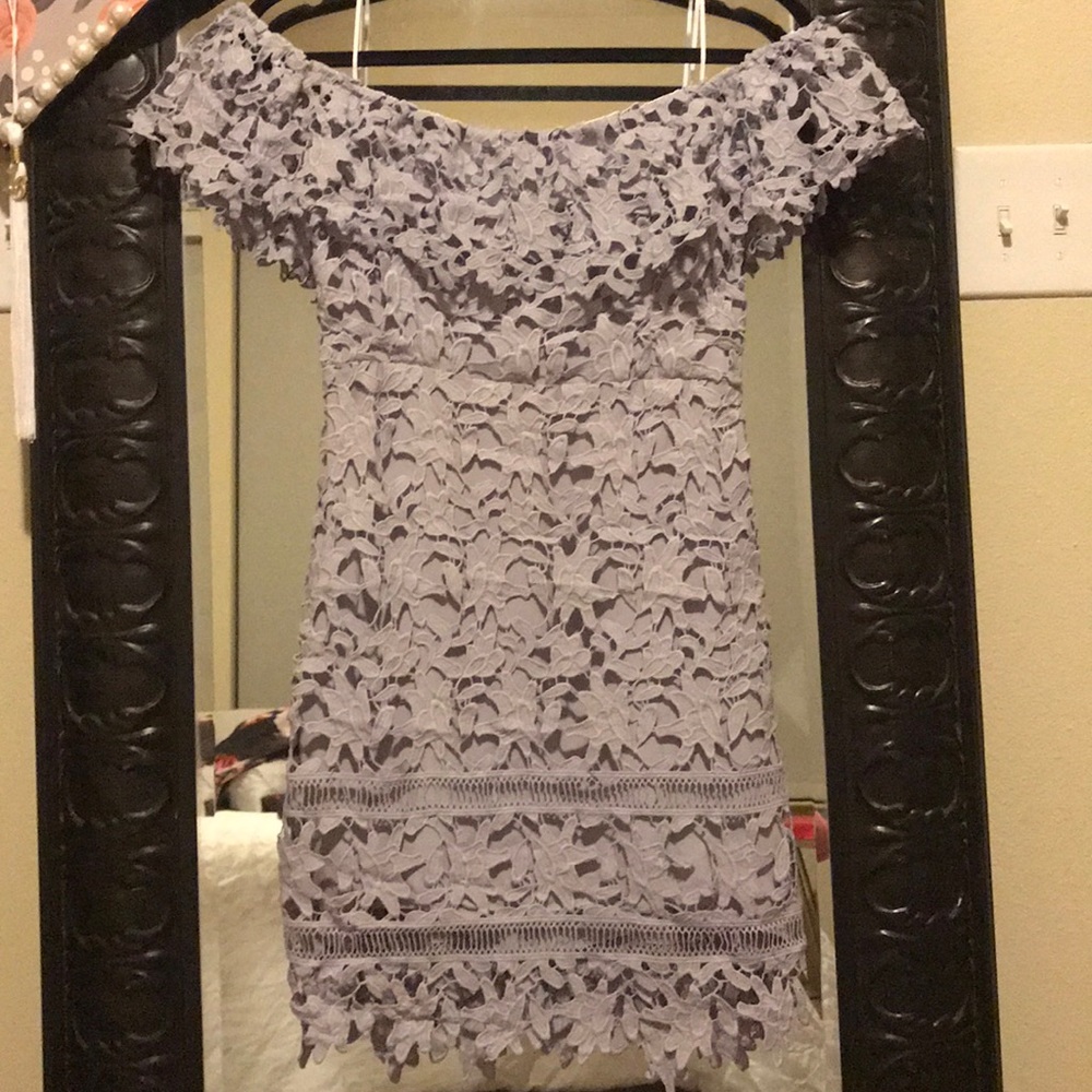 ASTR THE LABEL OFF THE SHOULDER DRESS